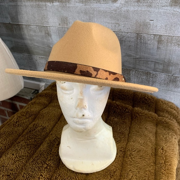 Hat - Picture 1 of 3